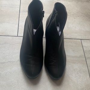 Munro Robyn black leather ladies boot for sale